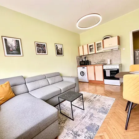 Bright 1-bedroom Gem Heart Of * صوفيا