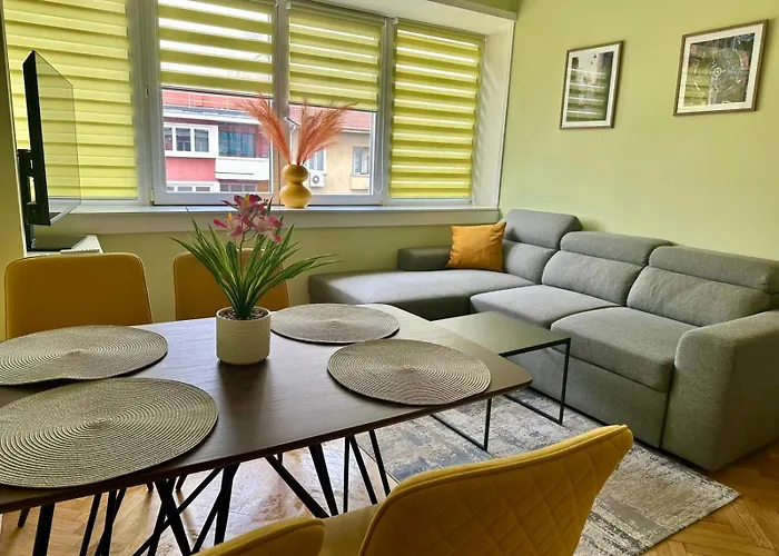 Bright 1-bedroom Gem Heart Of *