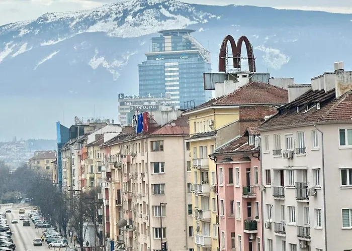 Bright 1-bedroom Gem Heart Of *