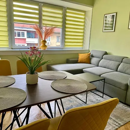 Bright 1-bedroom Gem Heart Of *