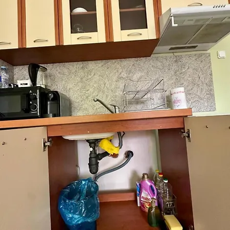 Bright 1-bedroom Gem Heart Of דירה