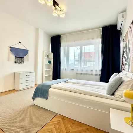 דירה Bright 1-bedroom Gem Heart Of סופיה