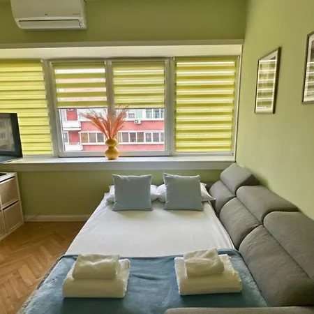 Bright 1-bedroom Gem Heart Of סופיה