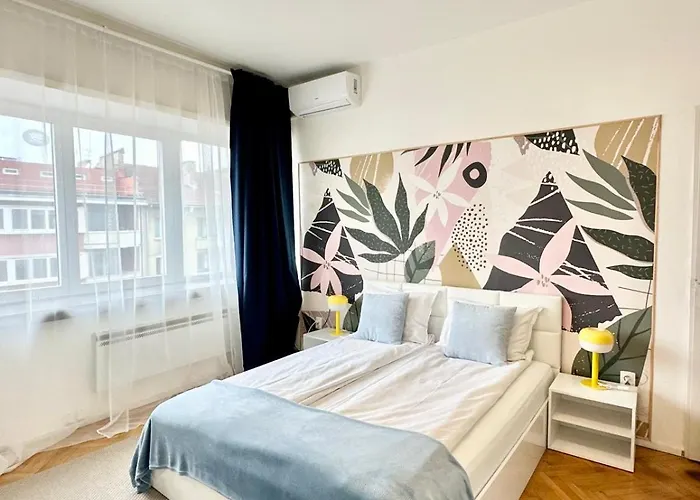 Bright 1-bedroom Gem Heart Of Διαμέρισμα Σόφια