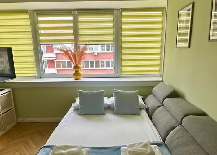 Апартамент Bright 1-bedroom Gem Heart Of